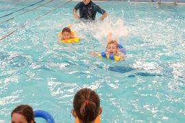 Poprvé ve velkém bazénu - MŠ