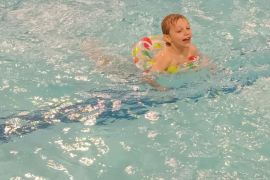 Poprvé ve velkém bazénu - MŠ