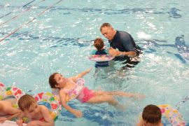 Poprvé ve velkém bazénu - MŠ