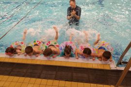 Poprvé ve velkém bazénu - MŠ