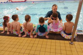 Poprvé ve velkém bazénu - MŠ