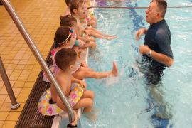 Poprvé ve velkém bazénu - MŠ