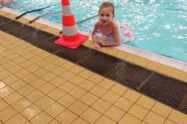 Poprvé ve velkém bazénu - MŠ