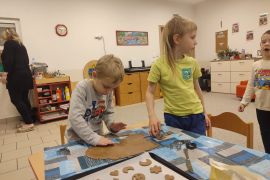 Pečeme vánoční perníčky a linecké